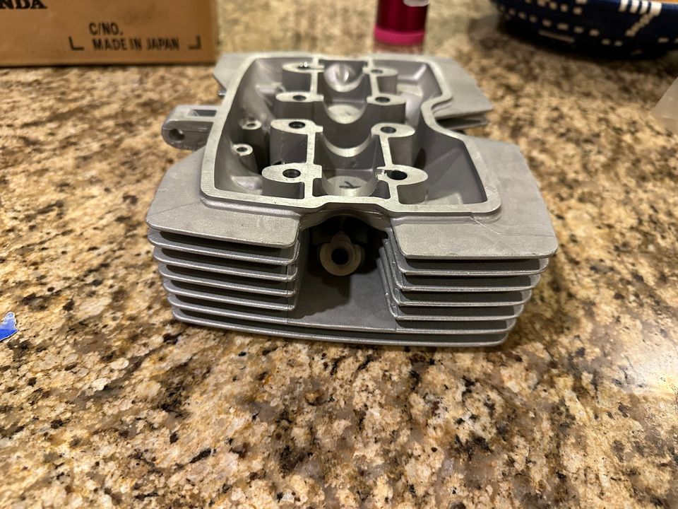 HONDA Motorcycle CB250 (12200-KBG-305) CYLINDER HEAD SET NOS