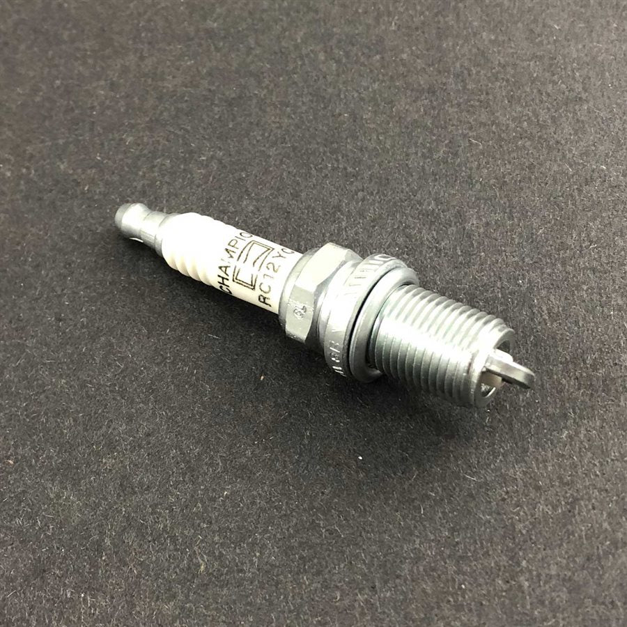 LO206 - Spark Plug (BS555737)